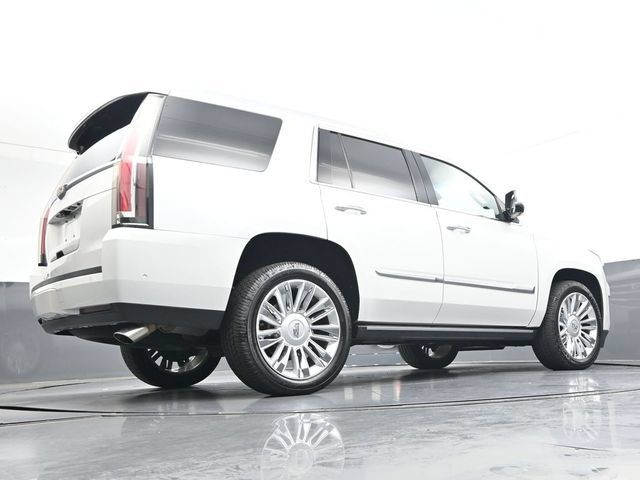 Used 2017 Cadillac Escalade Platinum AWD/4WD image 32