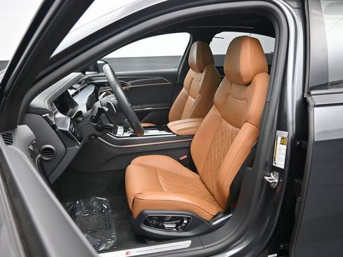 Used 2022 Audi S8 AWD/4WD image 20