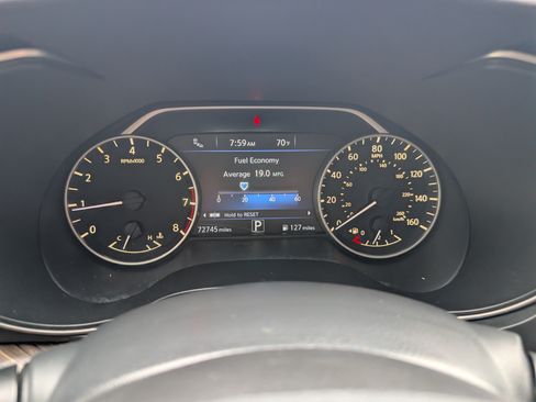 Used 2016 Nissan Maxima Platinum w/ Interior Lighting Package FWD image 18