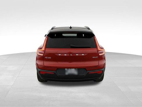 Used 2021 Volvo XC40 T5 R-Design w/ Advanced Package image 12