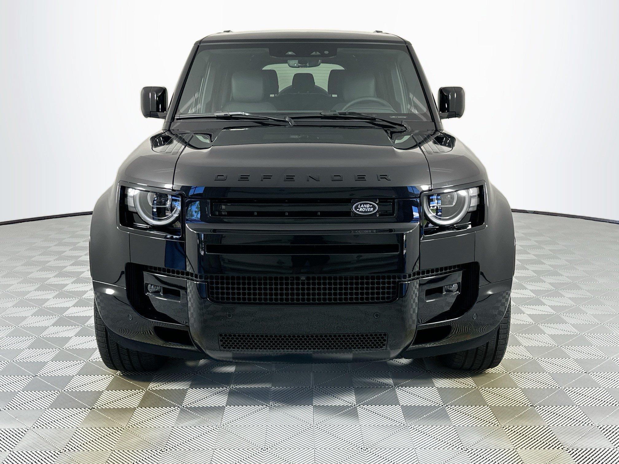 Used 2026 Land Rover Defender 130 X-Dynamic SE AWD/4WD image 2