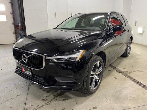 Used 2018 Volvo XC60 T5 Momentum w/ Convenience Package image 2