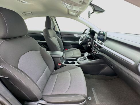 Used 2024 Kia Forte LXS image 18