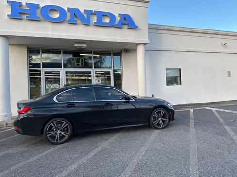 Used 2021 BMW 330e xDrive w/ Premium Package AWD/4WD image 18