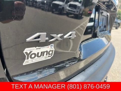 Used 2021 Jeep Cherokee Trailhawk w/ Technology Group AWD/4WD image 10