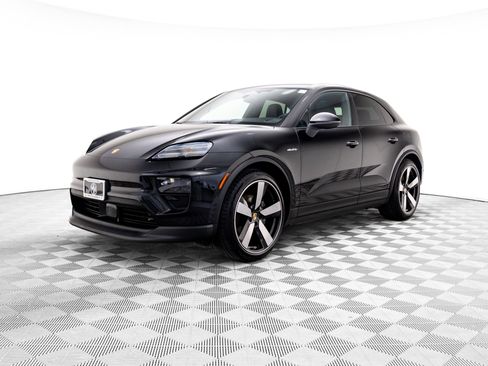 Certified 2025 Porsche Macan 4 Electric AWD/4WD image 1
