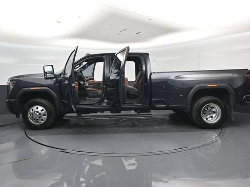 Used 2024 GMC Sierra 3500 Denali Ultimate AWD/4WD image 57