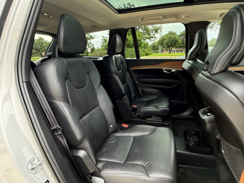 Certified 2023 Volvo XC90 B6 Plus AWD/4WD image 12