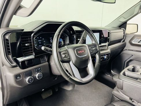 Used 2025 GMC Sierra 1500 SLT RWD image 9