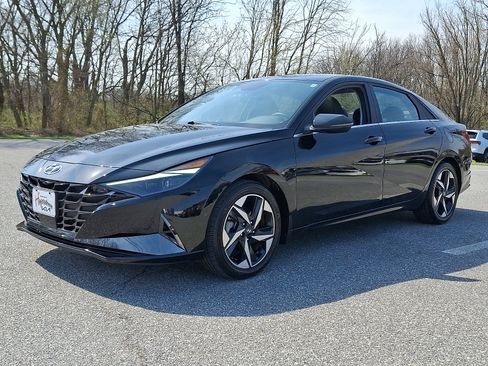 Used 2023 Hyundai Elantra Limited image 3