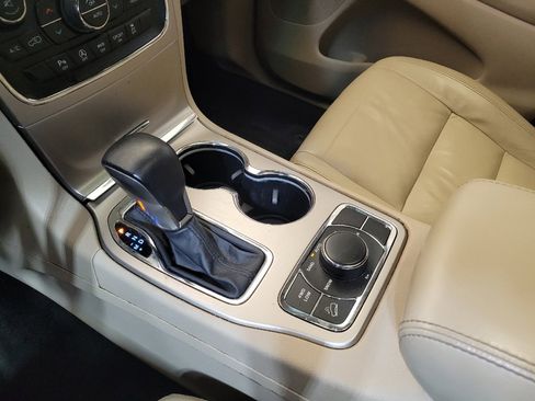 Used 2017 Jeep Grand Cherokee Limited AWD/4WD image 26