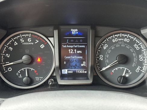 Used 2023 Toyota Tacoma TRD Sport image 19