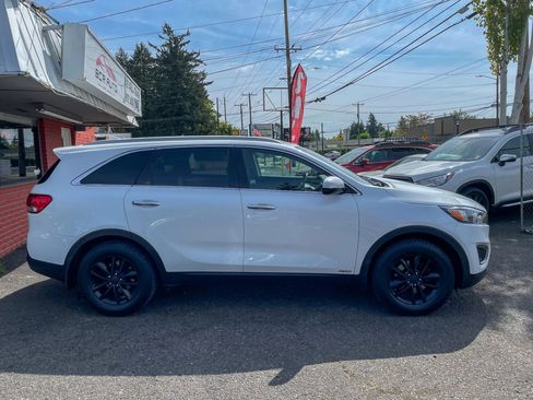 Used 2016 Kia Sorento AWD w/ LX Convenience Package image 7