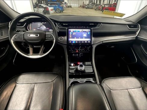 Used 2022 Jeep Grand Cherokee L Limited image 22