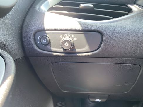 Used 2025 Chevrolet Malibu LT FWD image 19