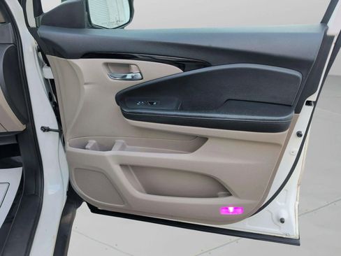 Used 2017 Honda Pilot Touring image 17