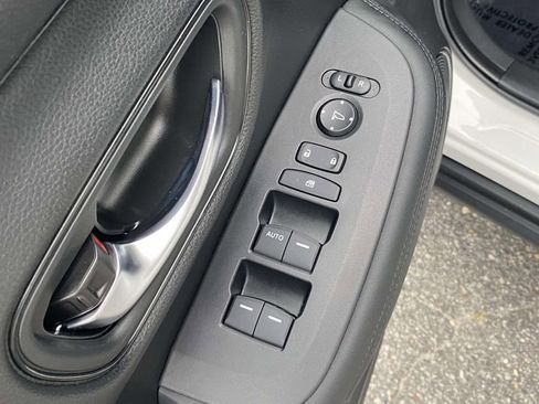 Certified 2023 Honda HR-V LX image 15