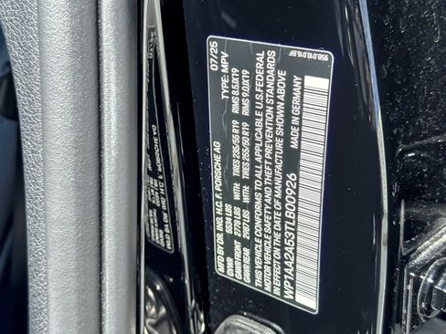 Used 2026 Porsche Macan AWD/4WD image 29