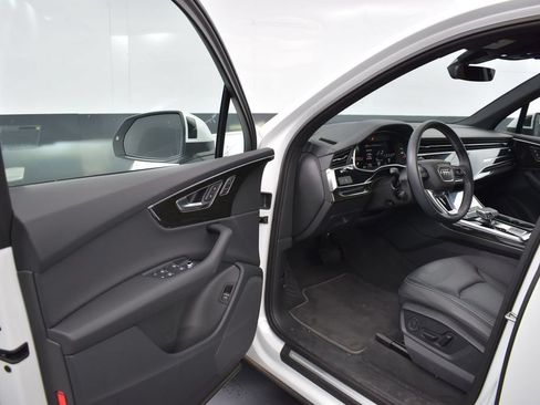Used 2025 Audi Q7 3.0T Premium w/ Convenience Package AWD/4WD image 12