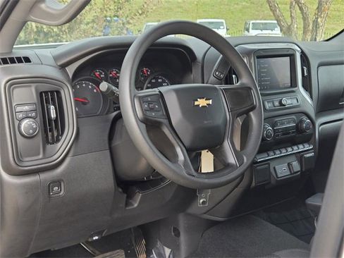Used 2021 Chevrolet Silverado 1500 Custom image 18