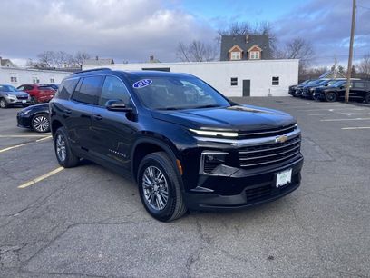 Used 2025 Chevrolet Traverse LT