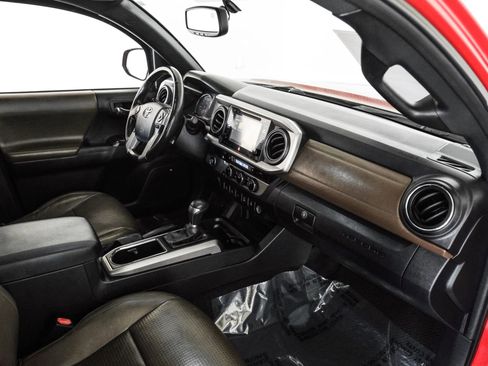 Used 2016 Toyota Tacoma Limited w/ Towing Package RWD image 14