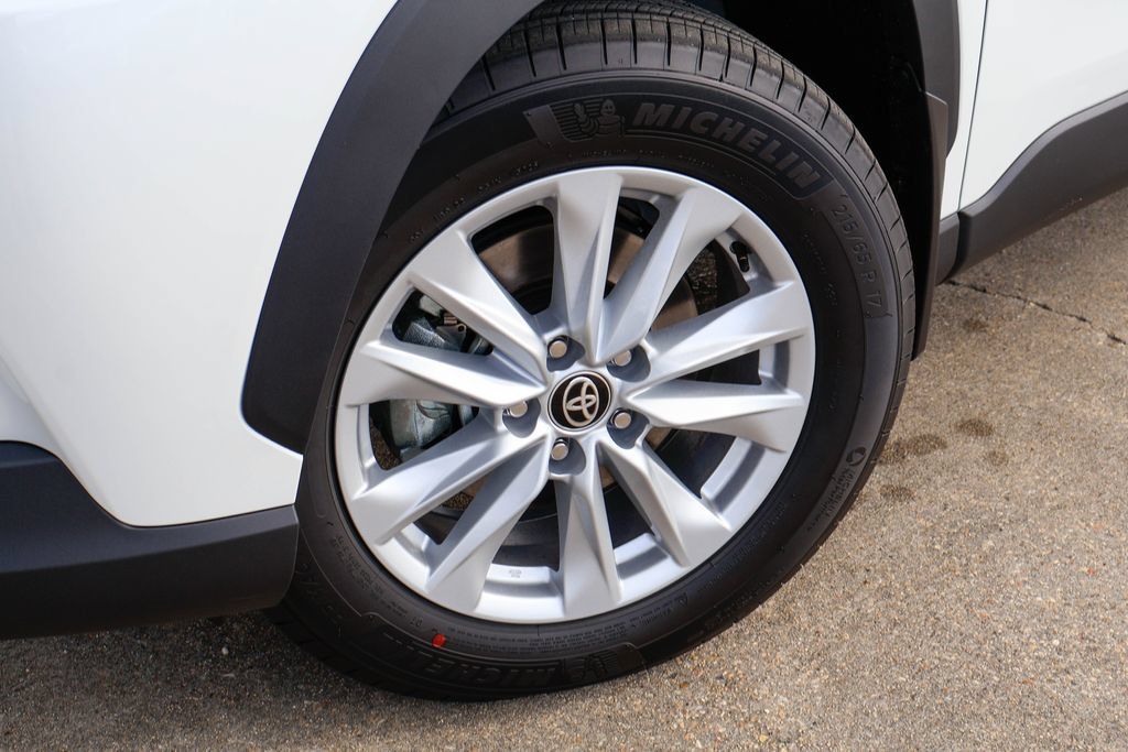 New 2026 Toyota Corolla Cross LE FWD image 17