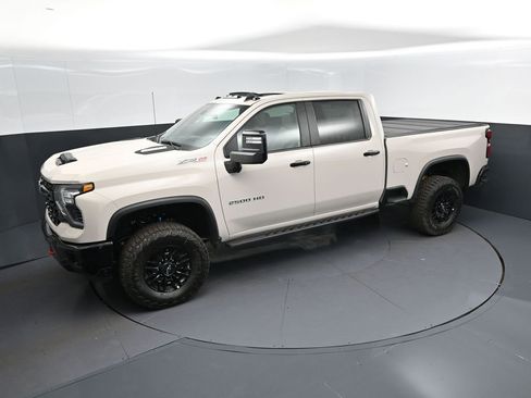 New 2026 Chevrolet Silverado 2500 ZR2 AWD/4WD image 35