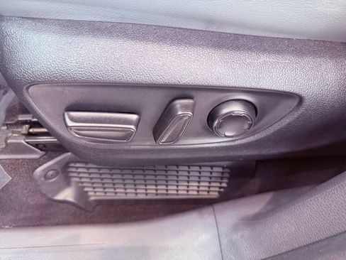 Used 2024 Toyota Sienna XLE FWD image 21