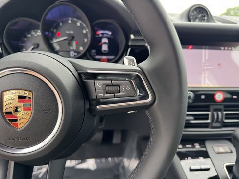 New 2025 Porsche Macan image 22