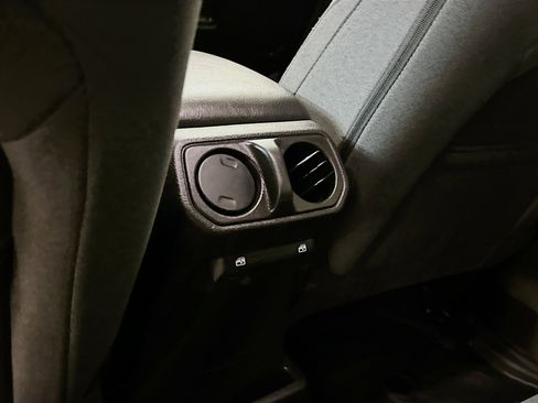 Used 2025 Jeep Wrangler Willys image 27