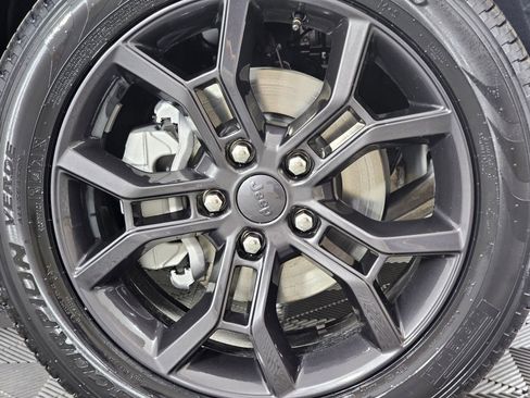 New 2025 Jeep Grand Cherokee Limited image 7