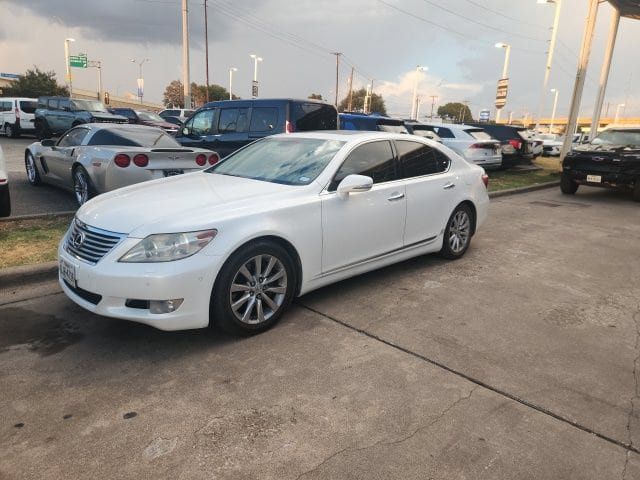 Used 2011 Lexus LS 460 w/ Comfort Pkg RWD image 2