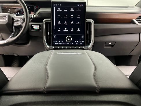 Used 2025 GMC Yukon Denali AWD/4WD image 51