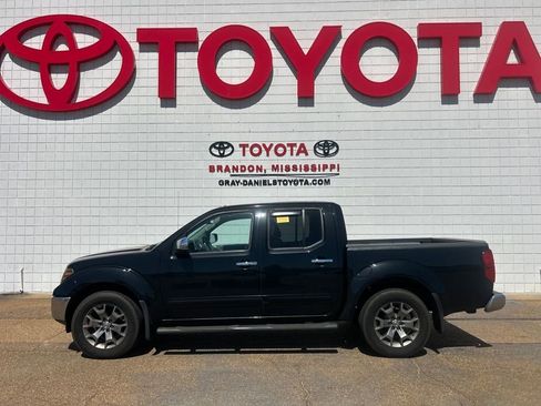 Used 2019 Nissan Frontier SL image 4