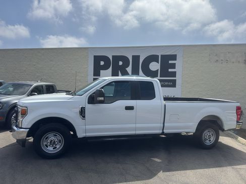 Used 2022 Ford F250 XL w/ Power Equipment Group RWD image 2
