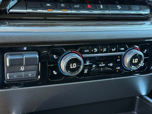 Used 2022 Chevrolet Silverado 1500 LT Trail Boss w/ Convenience Package II image 11