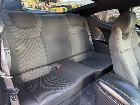 Used 2013 Hyundai Genesis 2.0T RWD image 11