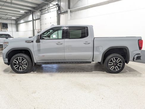Used 2024 GMC Sierra 1500 AT4 w/ AT4 Premium Package image 6