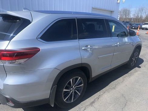 Used 2019 Toyota Highlander XLE image 7