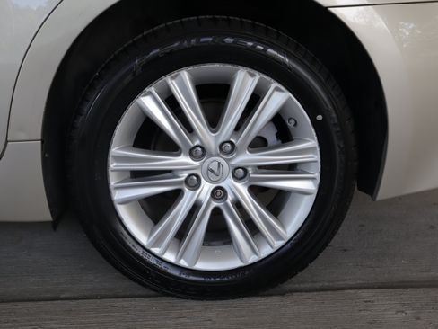 Used 2013 Lexus ES 350 w/ Luxury Pkg FWD image 28