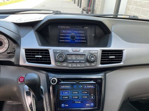 Used 2014 Honda Odyssey Touring Elite image 23