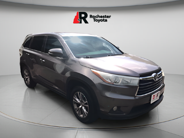 Used 2015 Toyota Highlander Plus AWD/4WD image 1