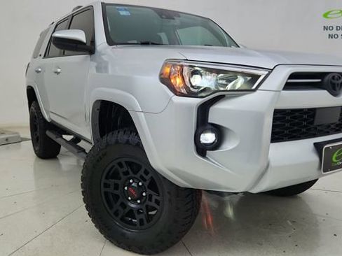 Used 2022 Toyota 4Runner SR5 AWD/4WD image 1