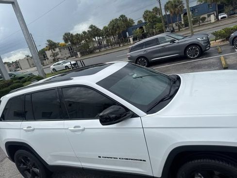 Used 2025 Jeep Grand Cherokee Limited w/ Black Appearance Package RWD image 8