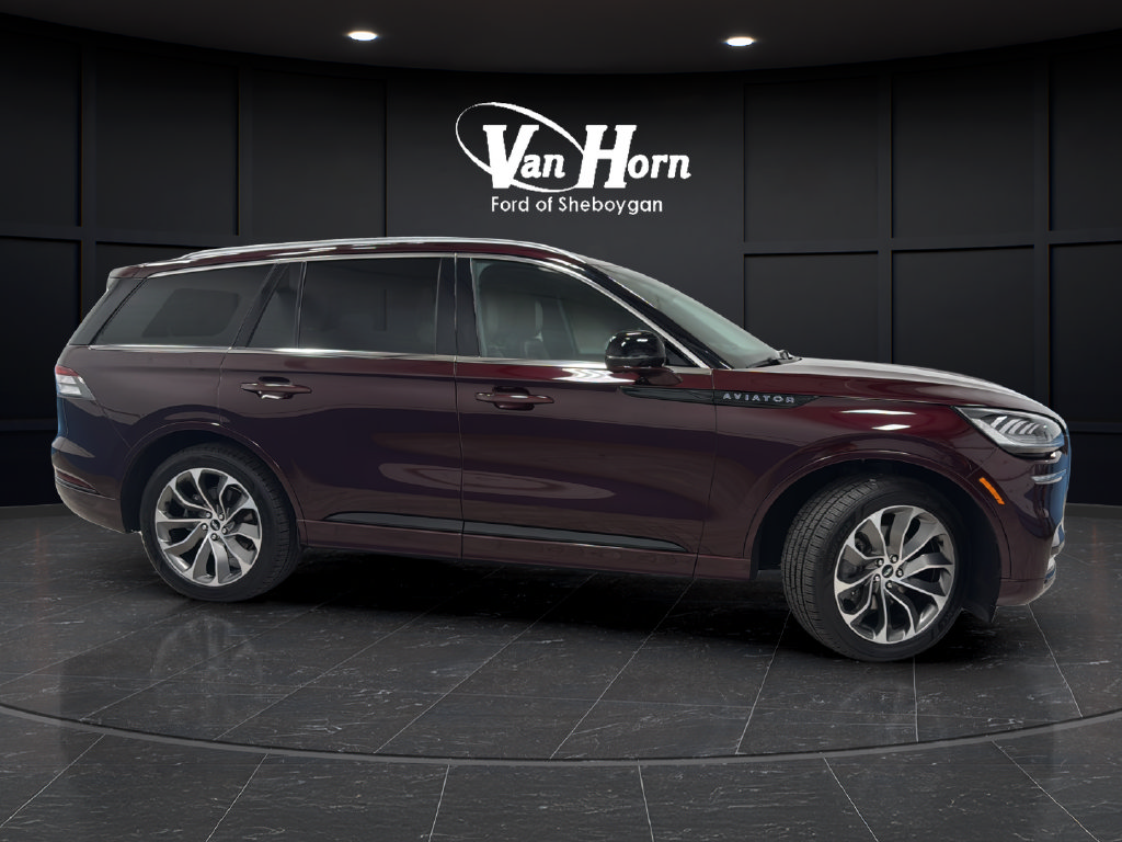 Used 2022 Lincoln Aviator Grand Touring AWD/4WD image 2