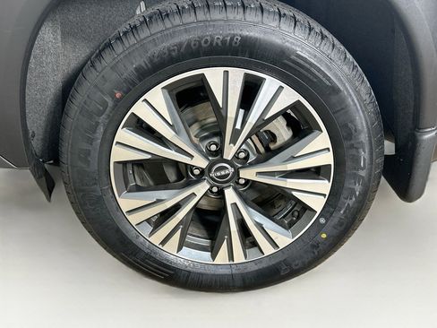Used 2023 Nissan Rogue SV AWD/4WD image 11