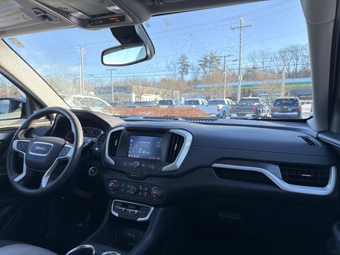 Used 2022 GMC Terrain SLE w/ Driver Convenience Package image 16