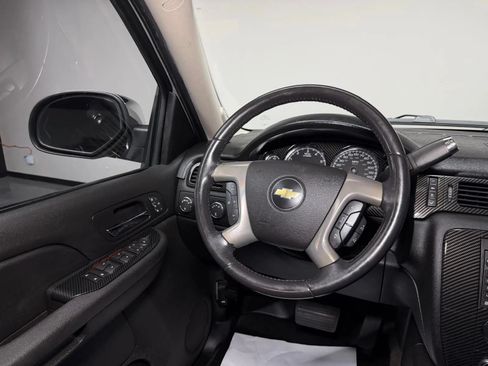 Used 2009 Chevrolet Avalanche LTZ AWD/4WD image 23