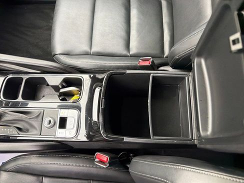 Used 2025 Kia Telluride S image 28